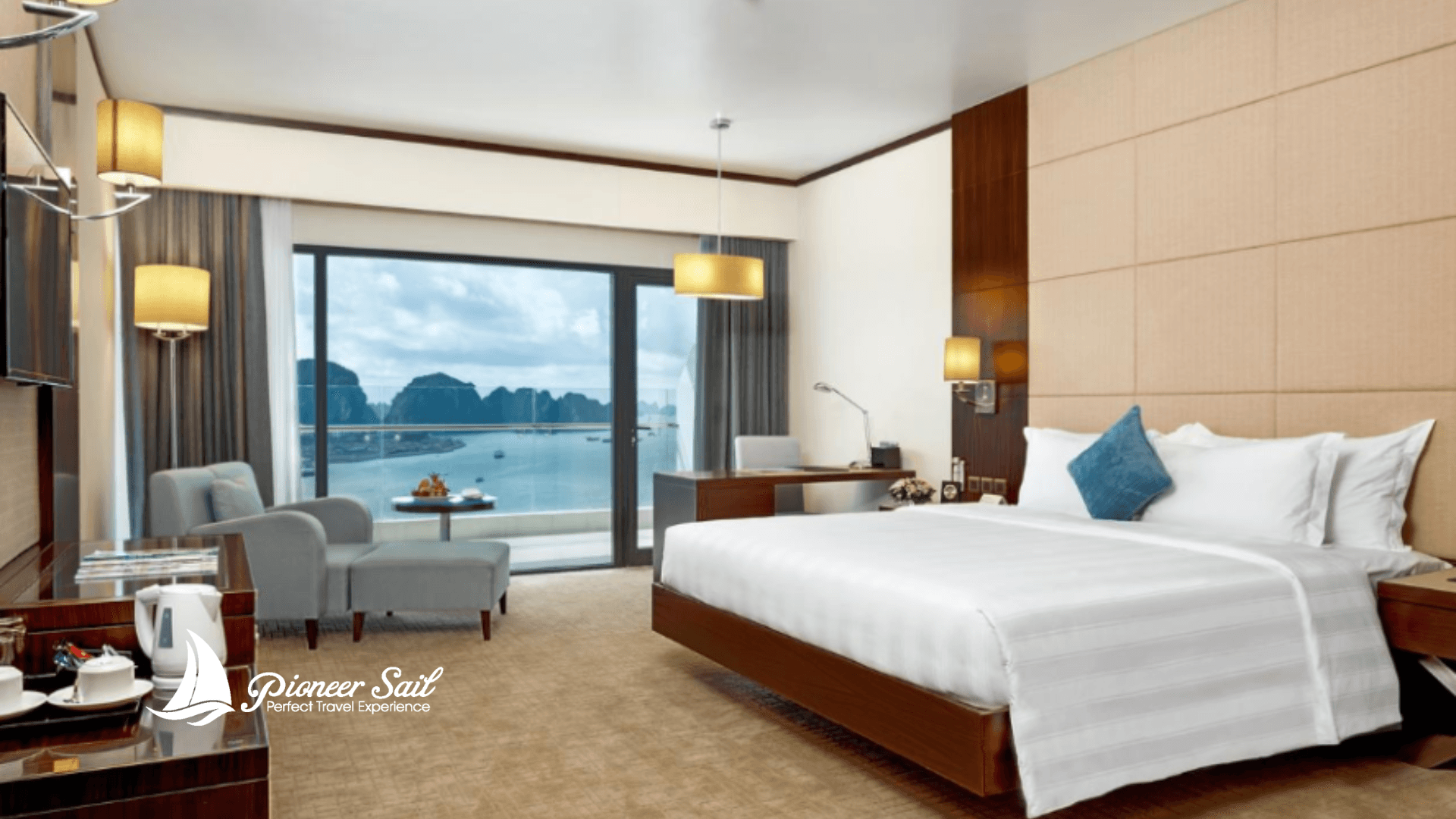 Booking Halong City Hotels