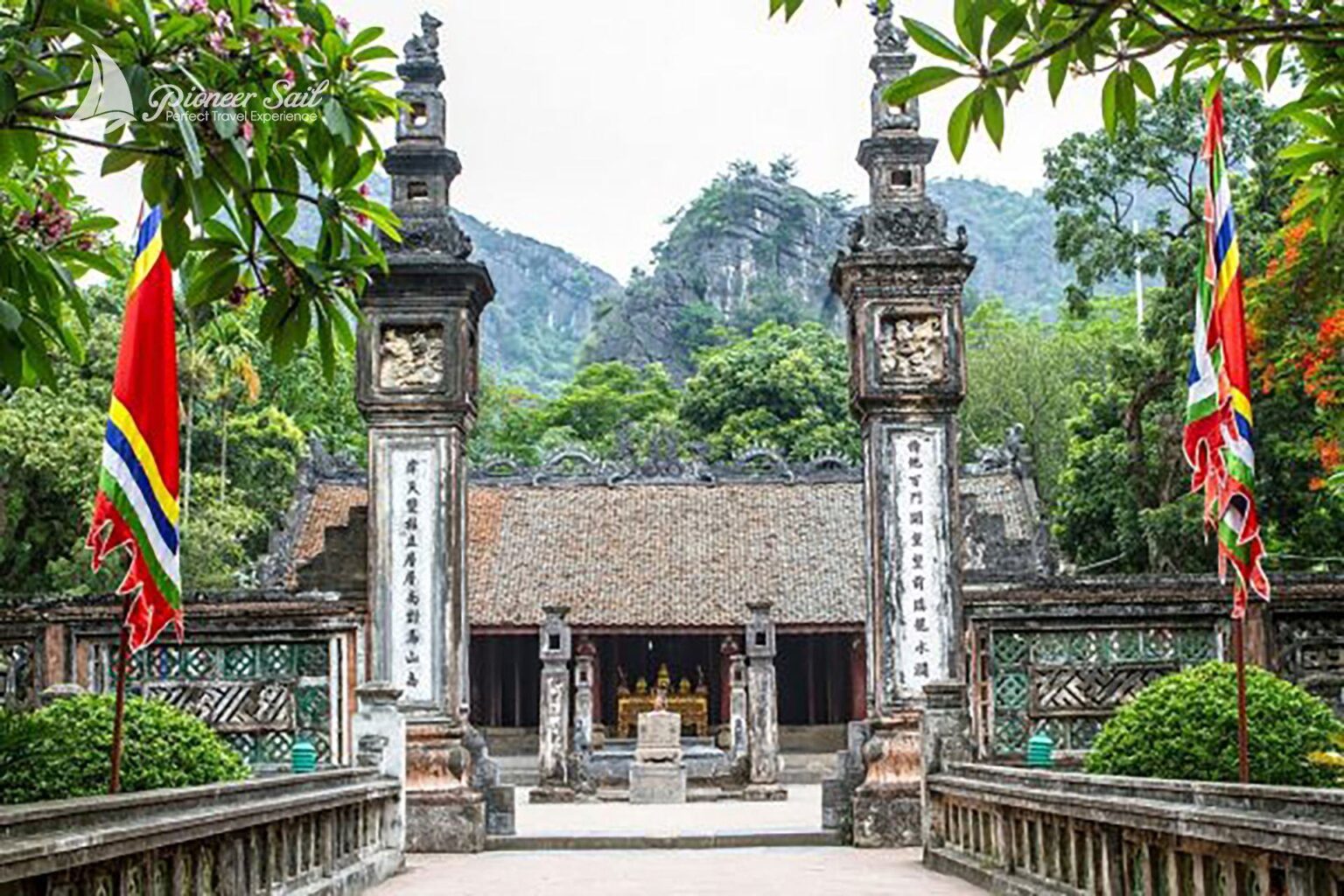 Hoa Lu – Trang An Mua Cave 1 Day Trip by Limousine 1