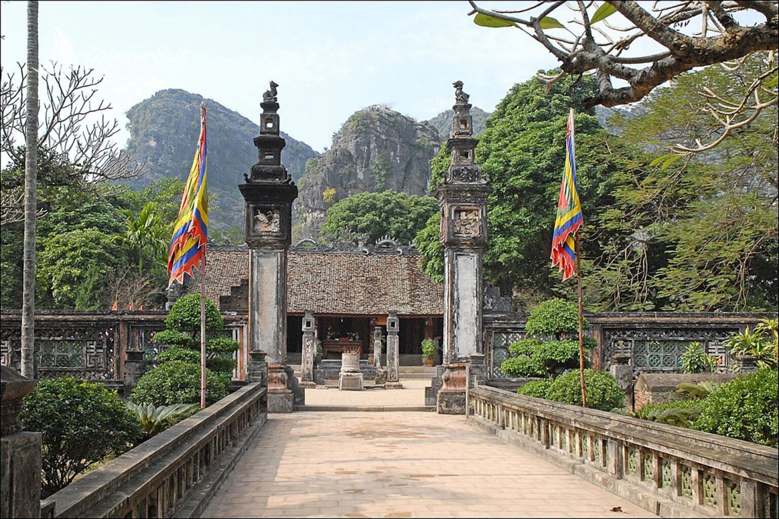 Hoa Lu Tam Coc 1 Day Trip By Limousine 5