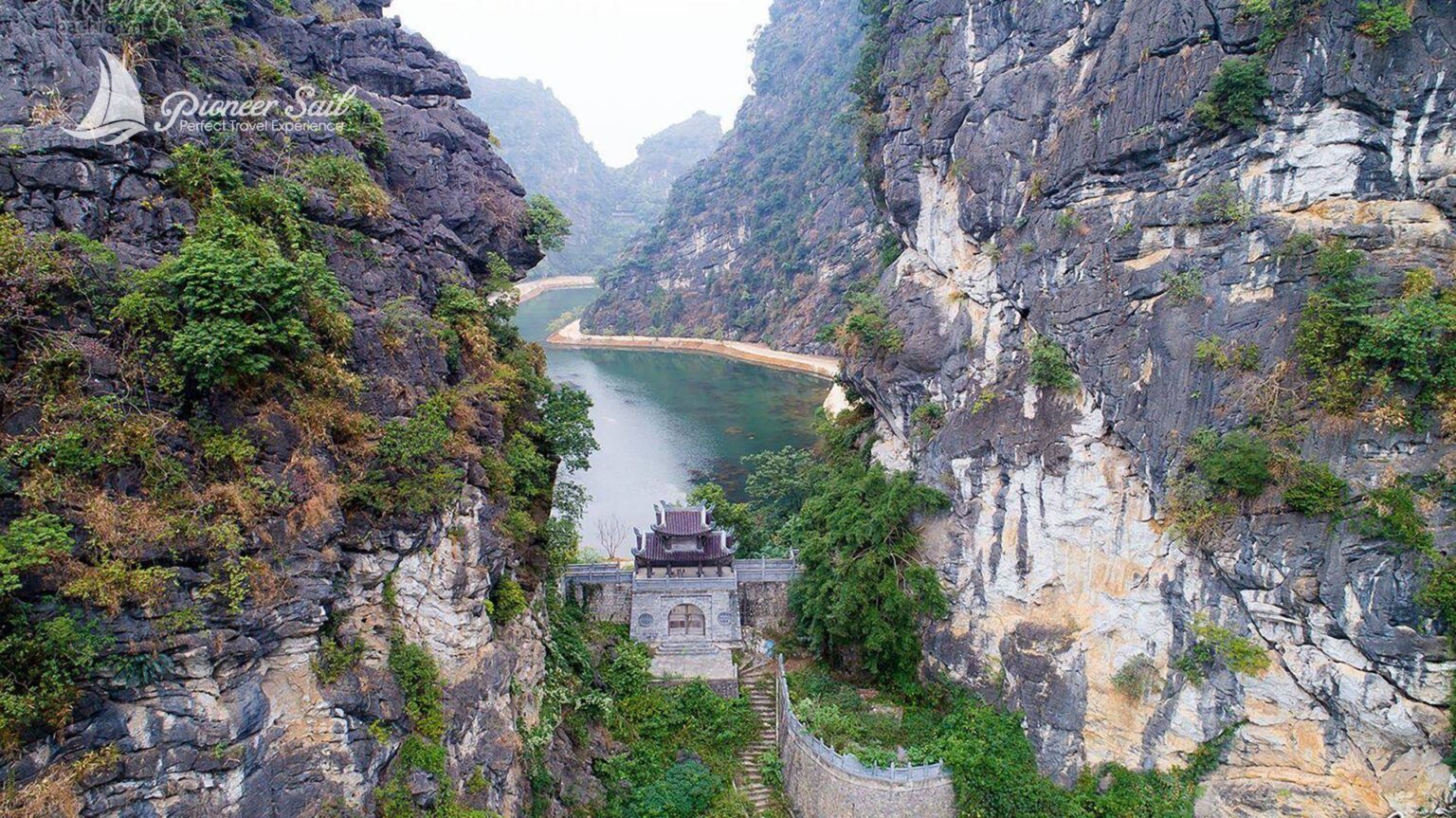Hoa Lu Tam Coc Mua Cave 1 Day Trip by Limousine 7