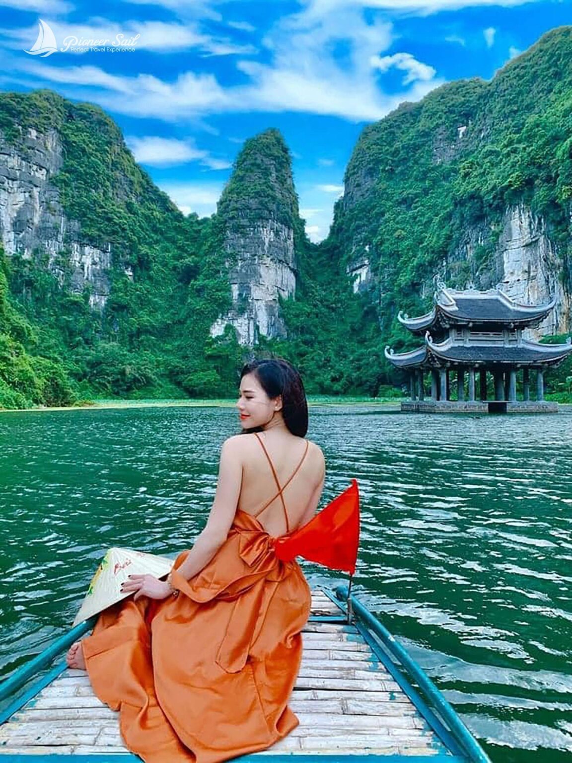 Hoa Lu Trang An 1 Day Trip By Limousine 11