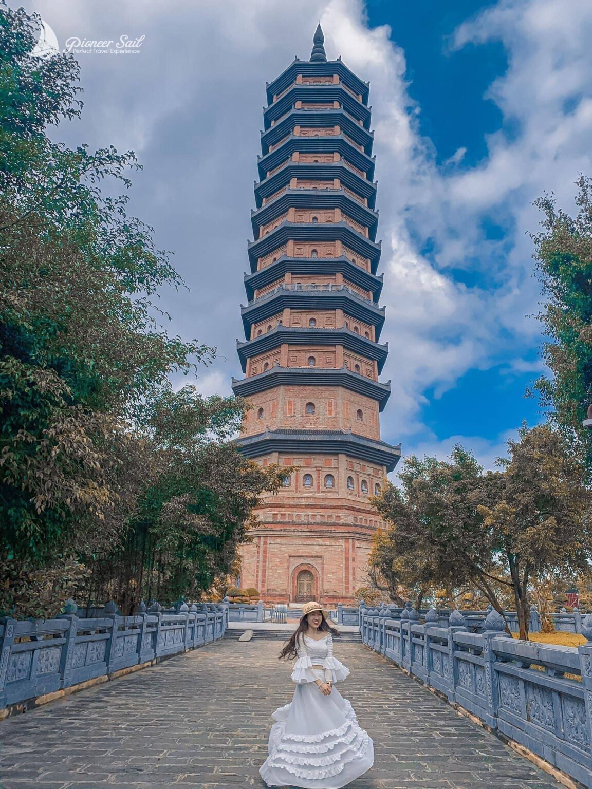 Hoa Lu Trang An 1 Day Trip By Limousine 6