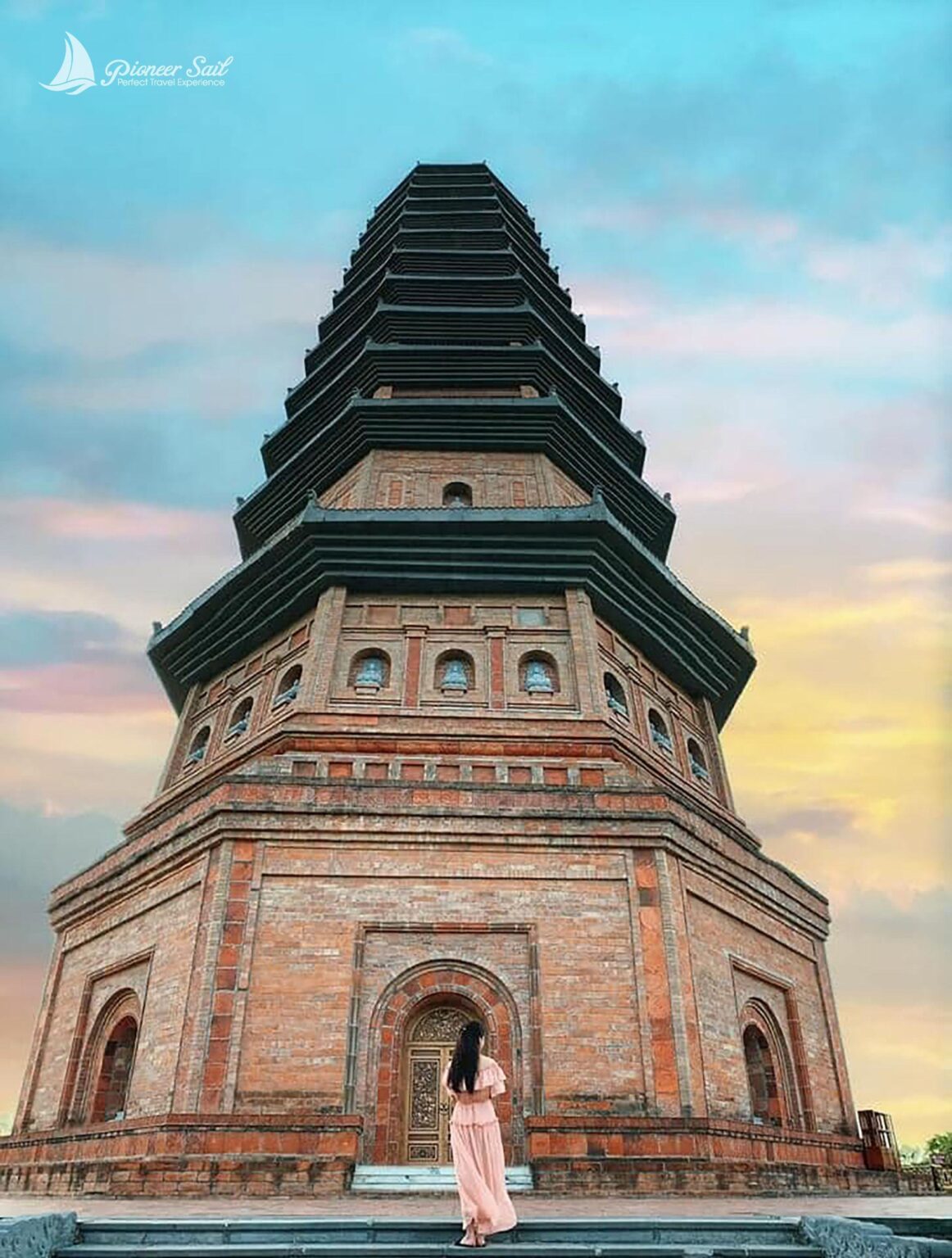 Hoa Lu Trang An 1 Day Trip By Limousine 7