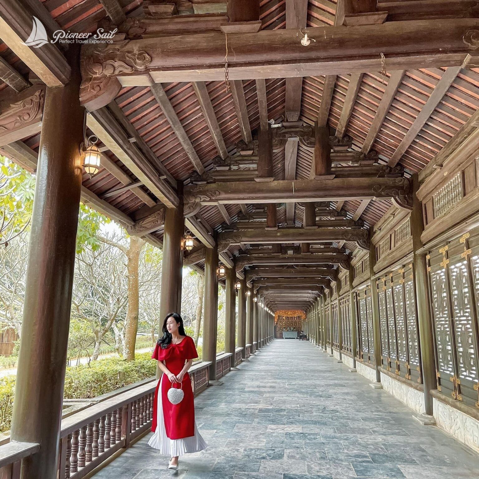 Hoa Lu Trang An 1 Day Trip By Limousine 8