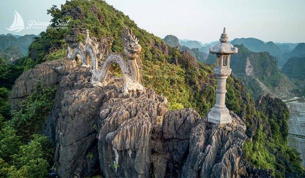 hoa-lu-tam-coc-mua-cave-1-day-trip-by-limousine-6
